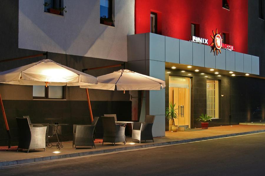 סנדנסקי Hotel Finix מראה חיצוני תמונה