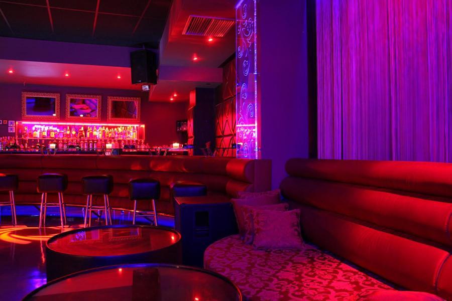 סנדנסקי Hotel Finix מראה חיצוני תמונה