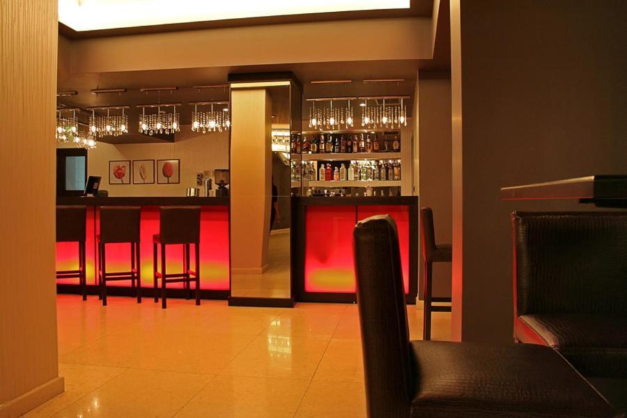 סנדנסקי Hotel Finix מראה חיצוני תמונה